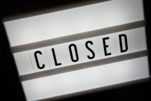 Closed. Источник: Stocksnap